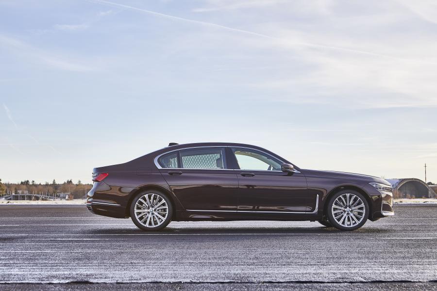  BMW 745Le (G12) 2019 года  (WW) (фото 20 из 47)